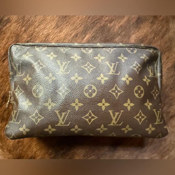 Louis Vuitton Handbags - Louis Vuitton Brown Monogram Toiletry Bag